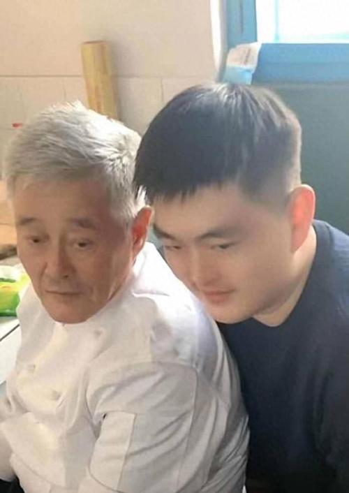 吴京的父亲叫什么名字