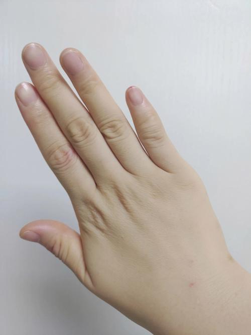 小指短的女人真的会没依靠吗