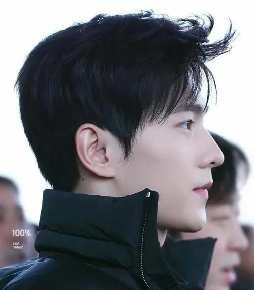 鼻梁骨突出的男人有担当吗