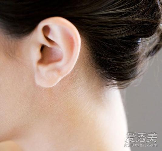 女孩长什么耳朵有福气