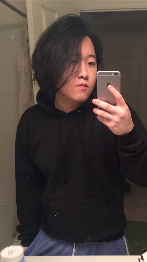 嘴巴小的男人是不是都没钱