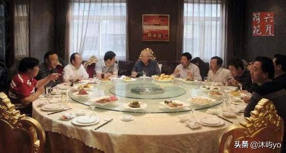 酒桌上的演说家