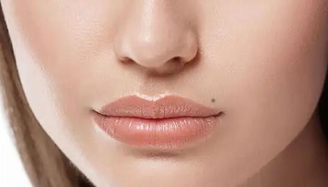 女人樱桃小嘴的命运分析:桃花运旺能收获美满的爱情!