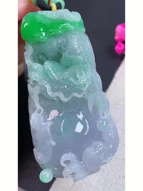 翡翠龙凤牌怎么保养