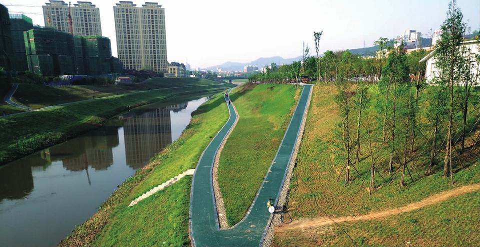 河岸、河堤