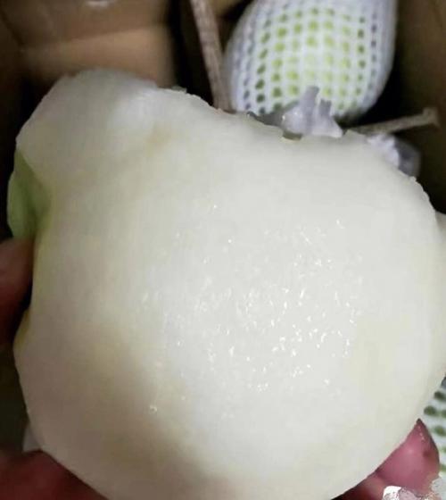 梦到树上摘梨吃什么意思
