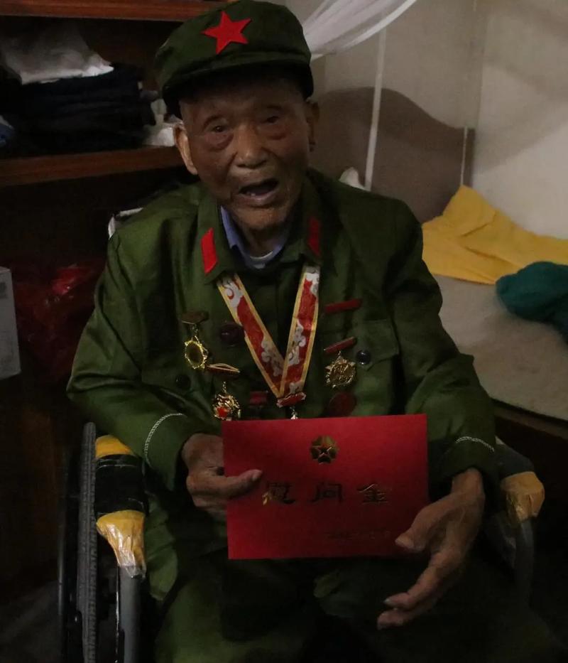 一个老红军的反对,此时他才恍然