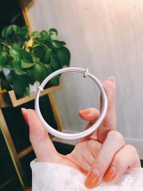 戴过的银手镯能送人吗