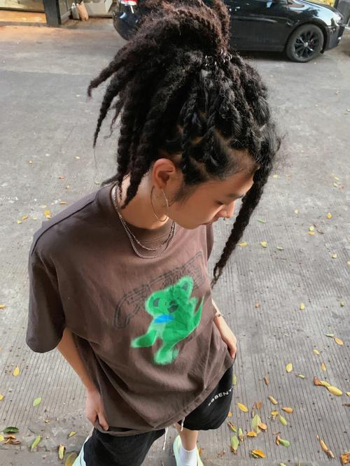 唇厚齿齐的男性非常看重情义吗