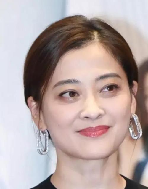 女人鼻子下面有痣好吗,女人鼻子下面有痣代表什么?
