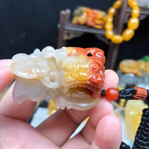 详解:黄龙玉貔貅的佩戴方法
