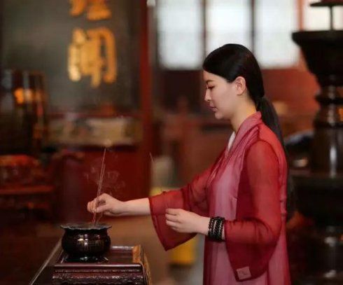 白蜡金命人如何化解自身的灾难