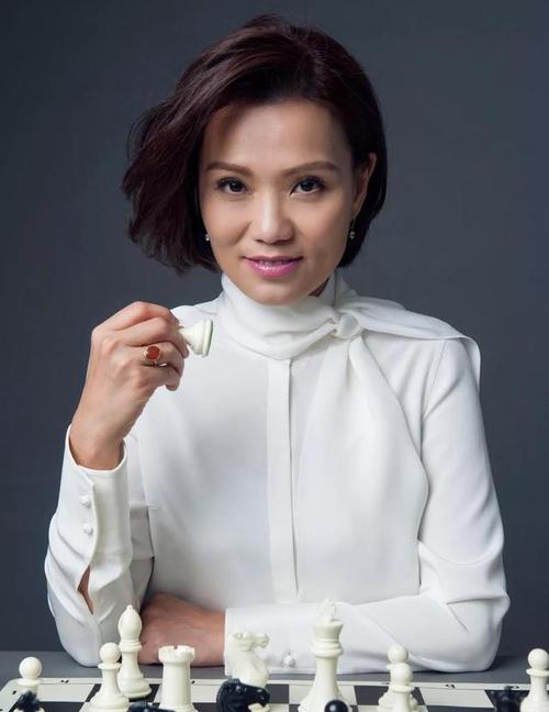 商界女强人生肖女