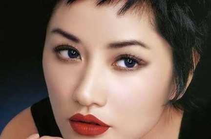 下垂眼的女人异性缘好不好?