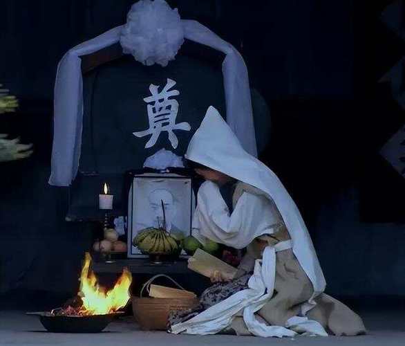 梦见柩衣预示悲伤