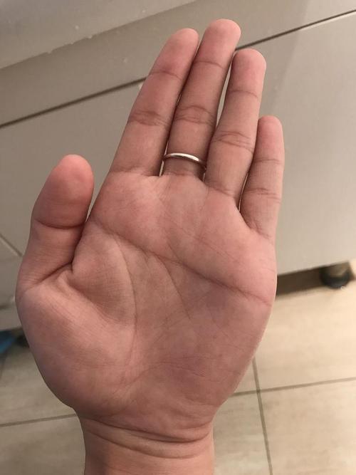 手掌的断掌纹是什么样子