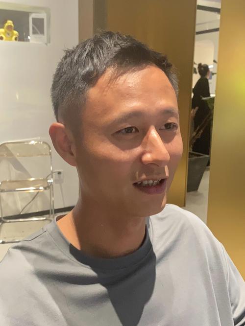 发际线高的男人好吗